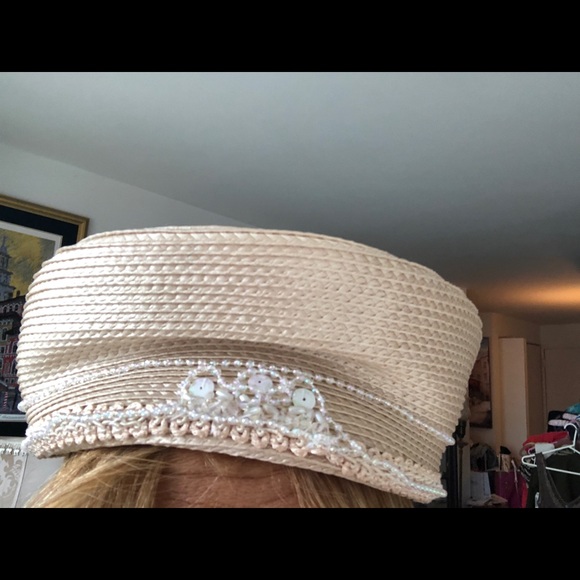 Fancy hat - Picture 4 of 5